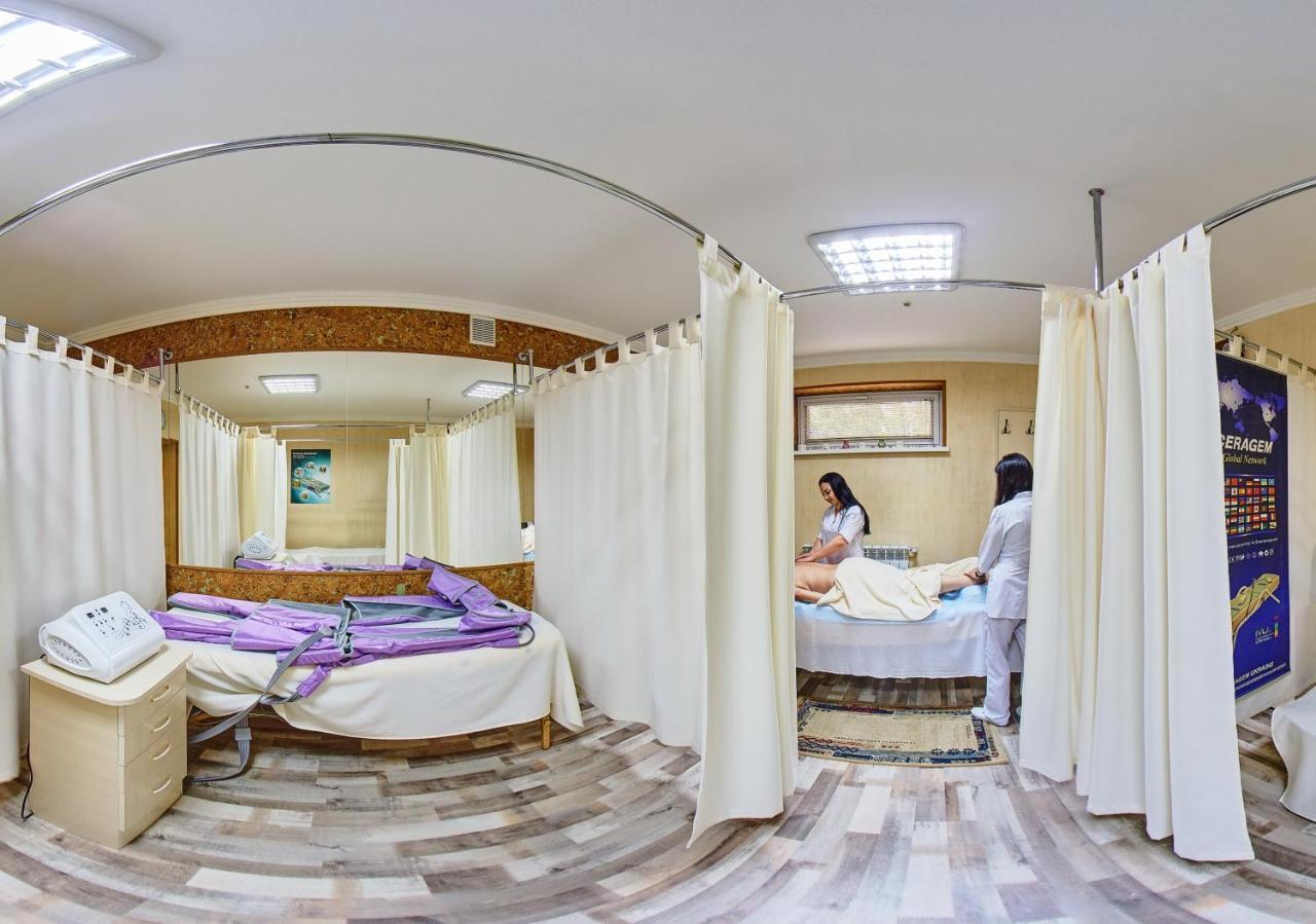 Hermes Resort Hotel With Medical Treatment Trouskavets Extérieur photo